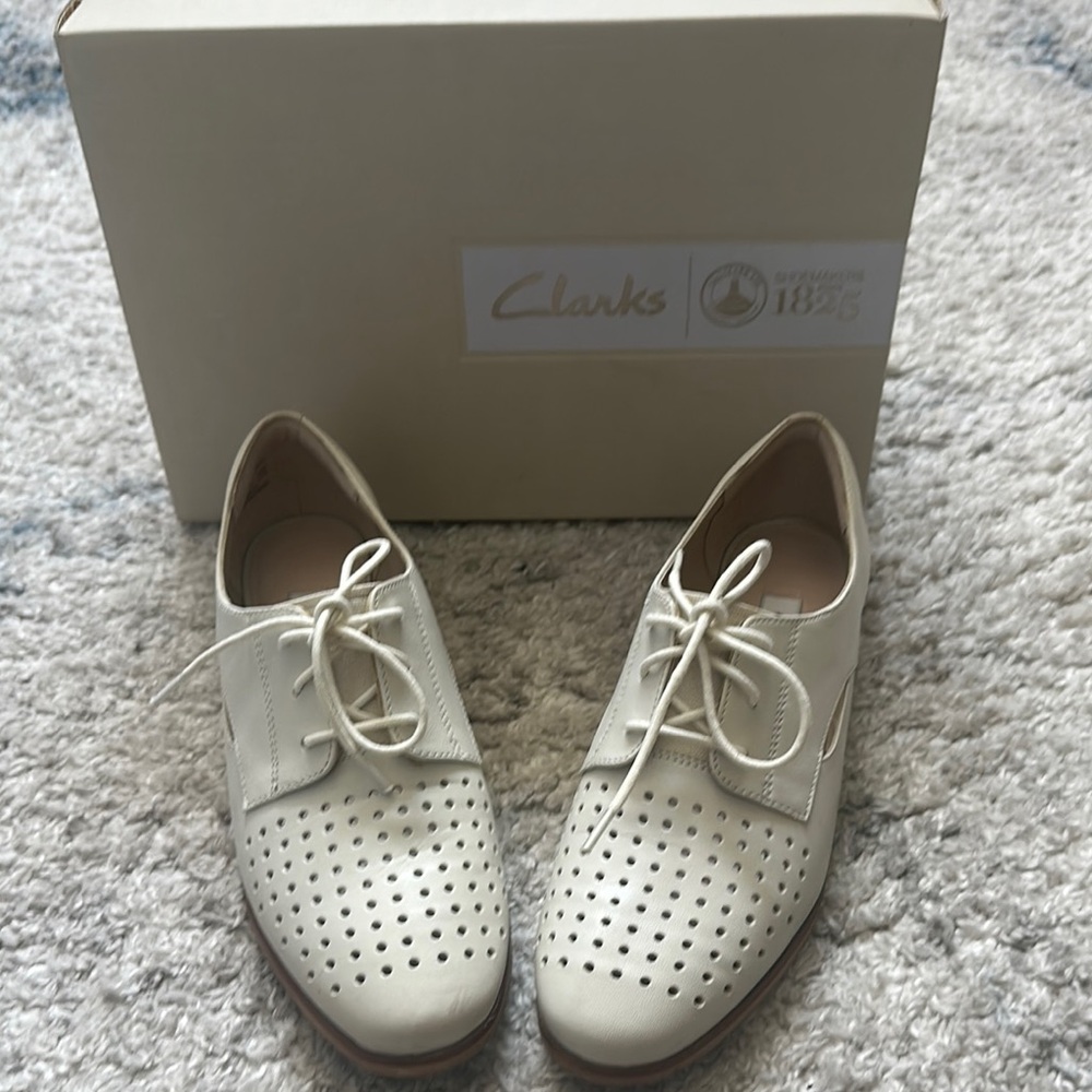Clarks Women's Cream Leather Shoes